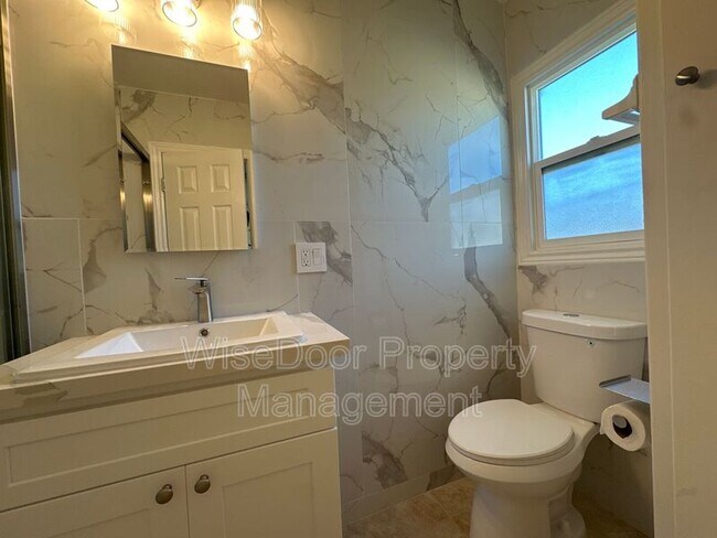 Building Photo - 5934 D