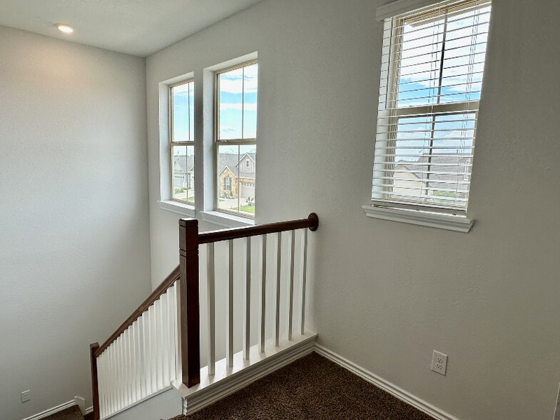 Building Photo - 810 Mineral Wells Ln