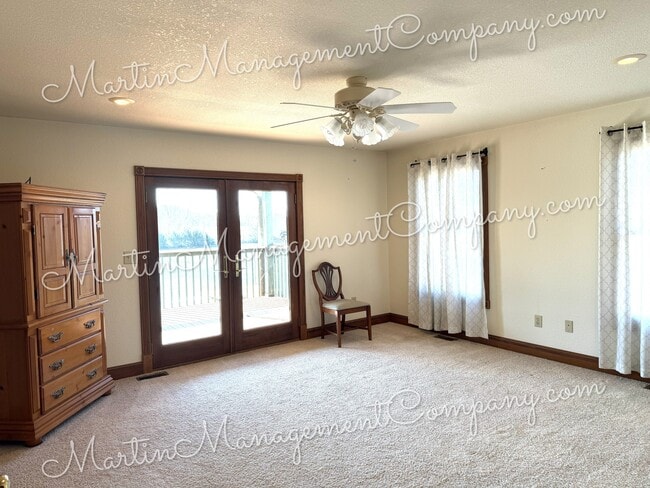 Building Photo - 700 Locust Ave