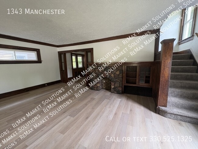 Building Photo - 1343 Manchester-