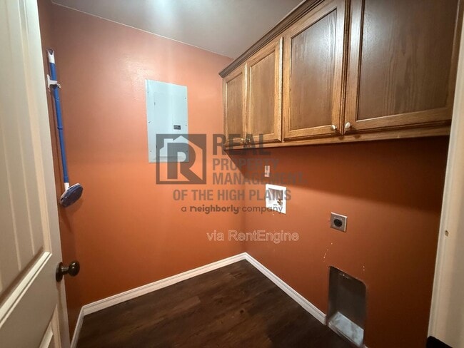 Building Photo - 13057 Raymond Rd