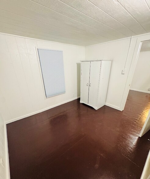 Building Photo - 132 Lindsey Rd