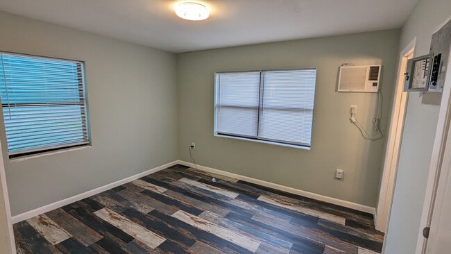 Bedroom - 1118 Peachtree St