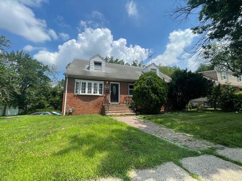 Building Photo - 1065 Sayre Rd