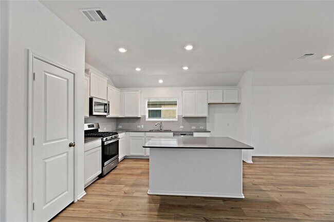 Building Photo - 443 Sebring Cir