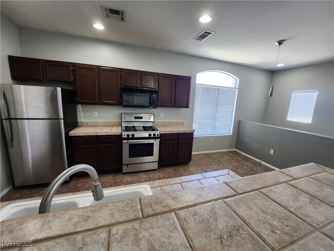 Building Photo - 1500 Ruby Cliffs Ln