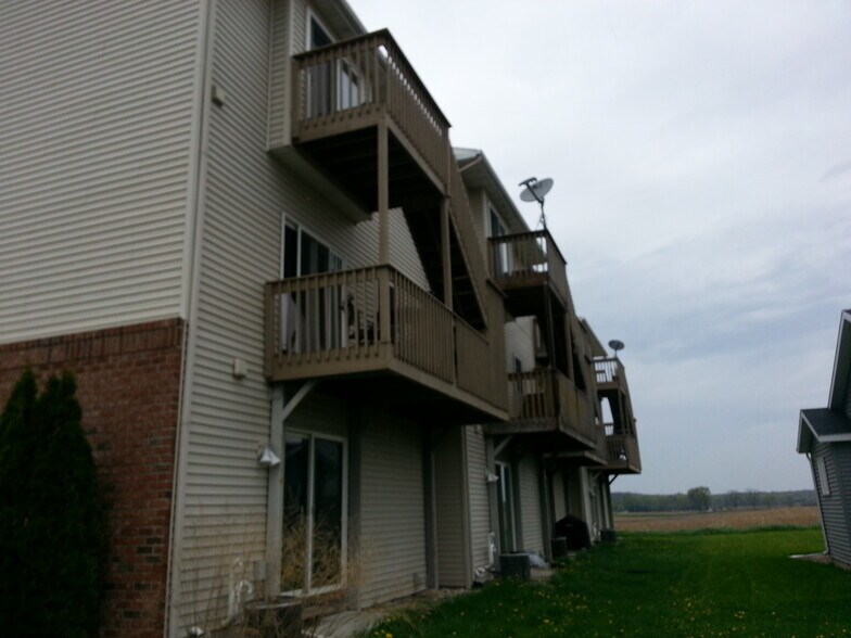 Building Photo - 307 Douglas Dr