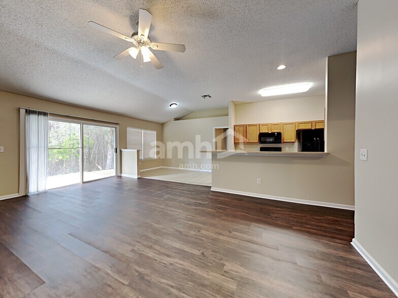 Building Photo - 11064 Apple Blossom Trail W