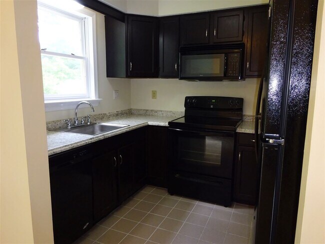 Building Photo - 88 Cadogan Way