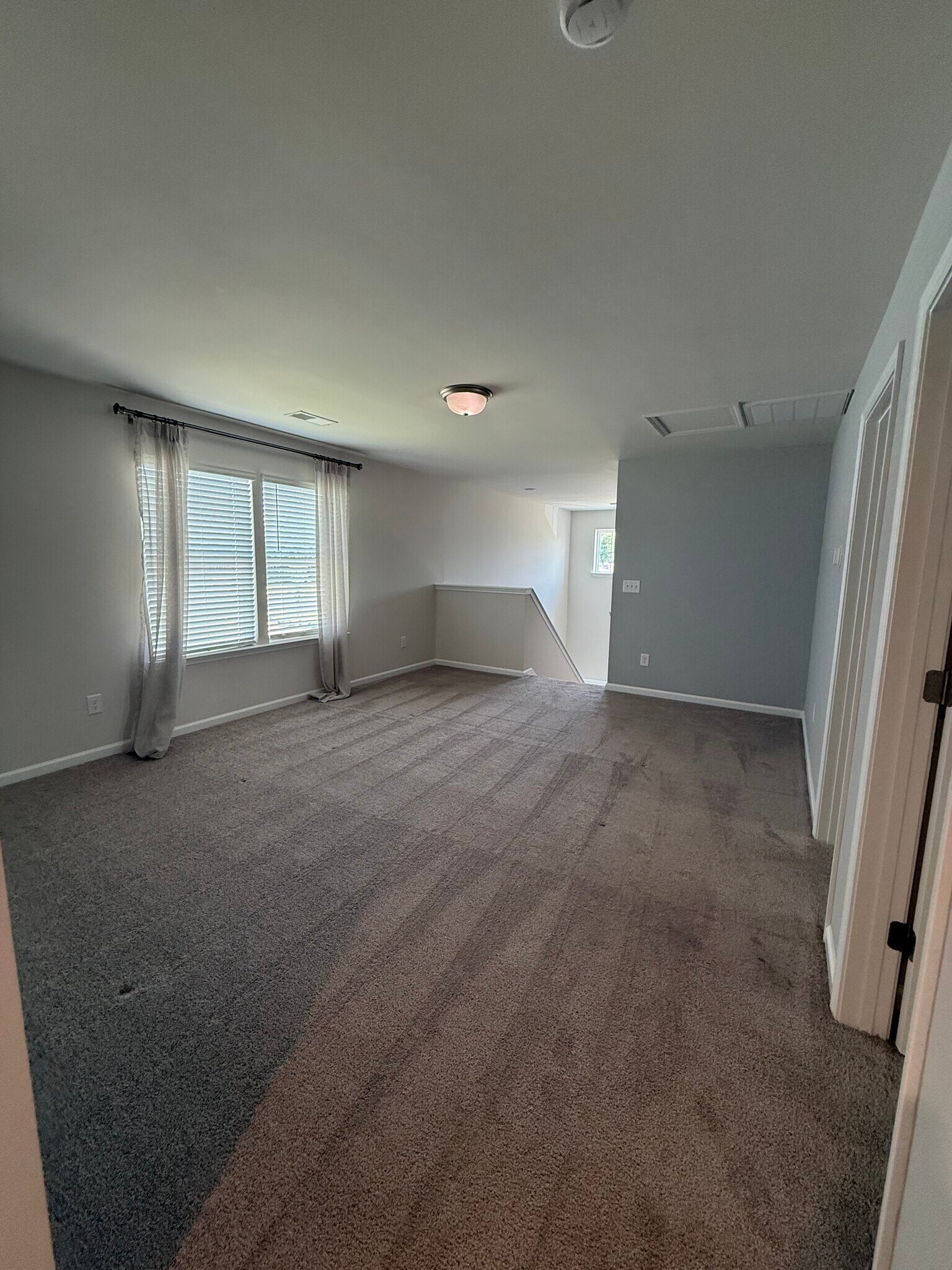 Upstairs Loft - 3020 Hillgate Trl