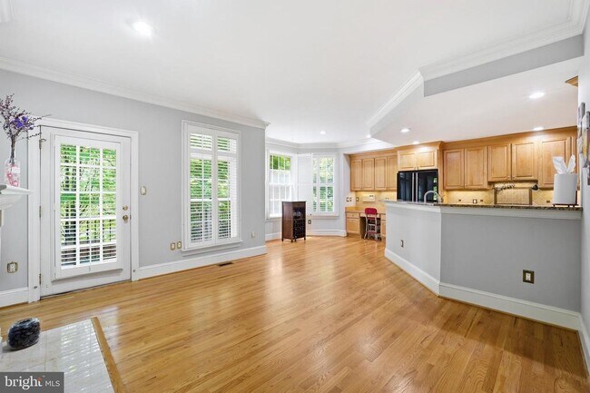 Building Photo - 2026 Mayfair McLean Ct