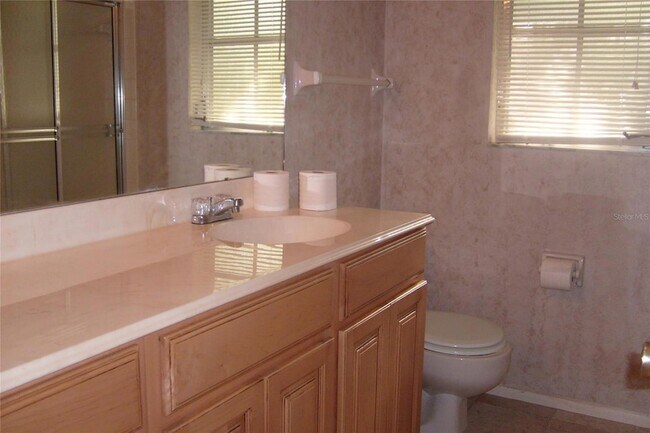 Building Photo - 1876 Mid Ocean Cir