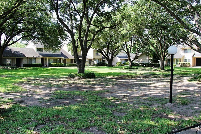 Building Photo - 12417 S Dairy Ashford Rd
