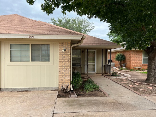 Primary Photo - 1409 Westheimer Rd