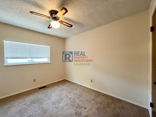 Building Photo - 10285 Quail St