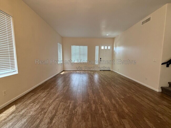 Building Photo - 1234 W Remington Dr