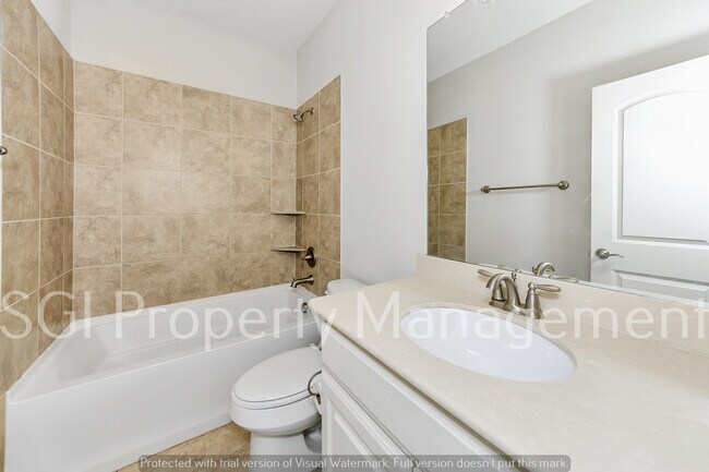 Building Photo - 679 Emily Ln