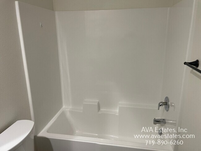 Building Photo - 970 S Coral Pl