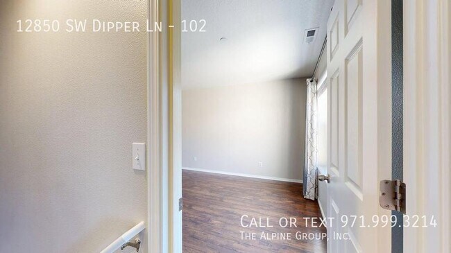 Building Photo - 12850 SW Dipper Ln