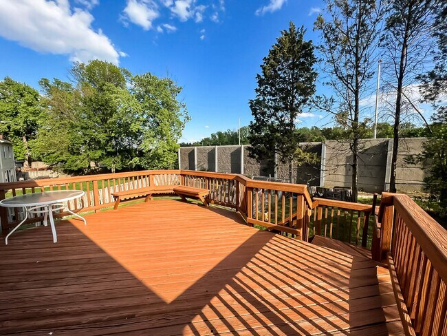 Building Photo - Magnificent 5 Bed 3 Bath Colonial Home Sitting On Massive Lot In Sought After Cabels Mills