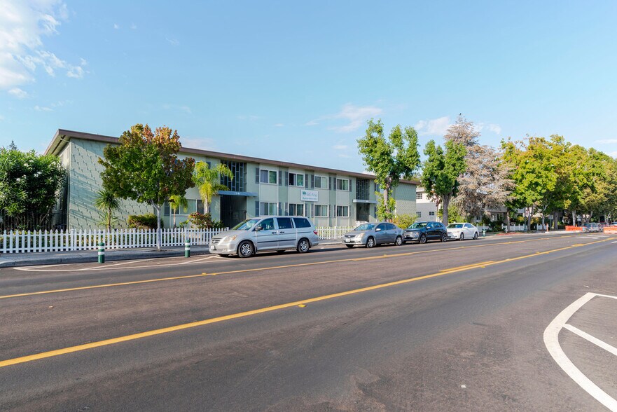 Building Photo - 1941 California St