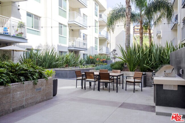 Building Photo - 12655 Bluff Creek Dr