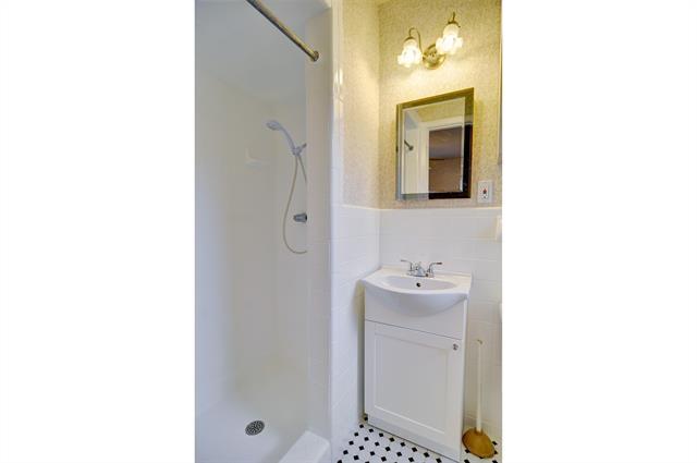 Building Photo - 3121 Covert Ave
