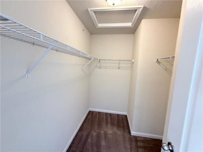 Building Photo - 525 Gala Dr