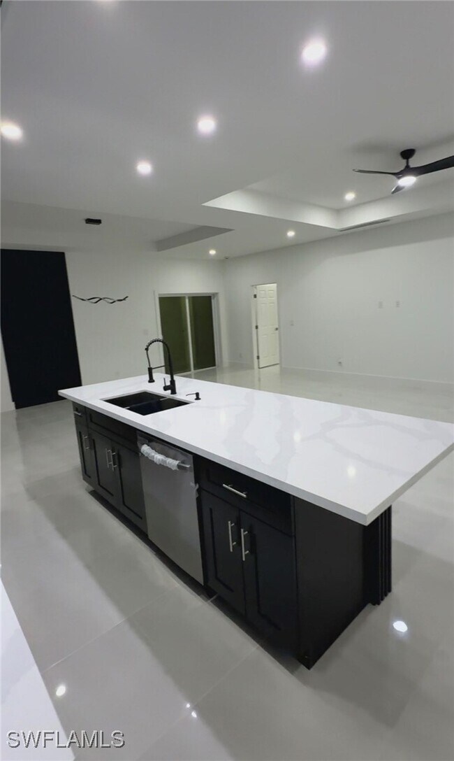 Building Photo - 751 Milano Ave S