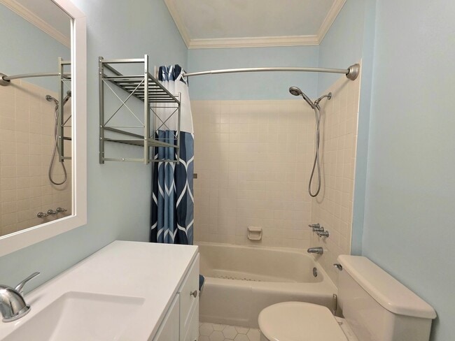 Building Photo - 3343 Chantarene Dr