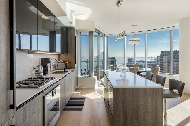Building Photo - Stunning LUMINA Condo with Bay Views