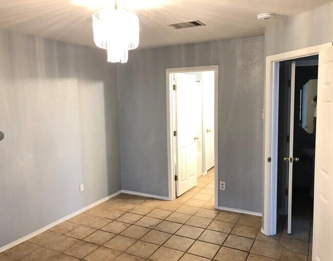 Building Photo - 17253 Tobermory Dr