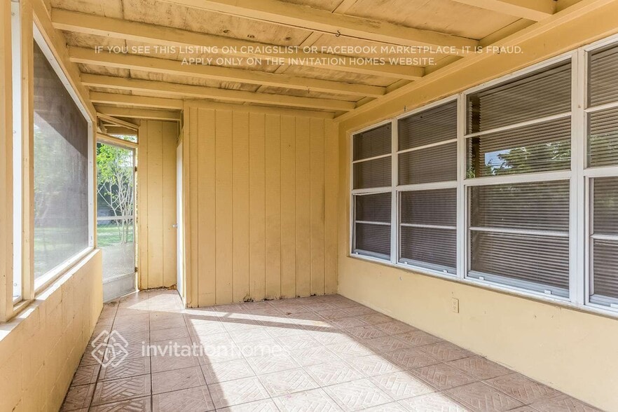 Building Photo - 457 E Melrose Cir