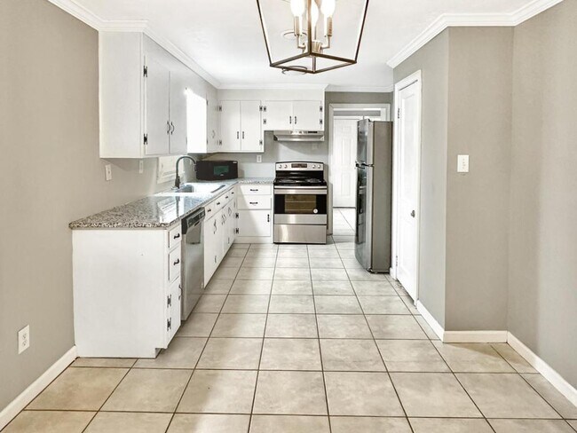 Building Photo - 5907 Appomattox Rd