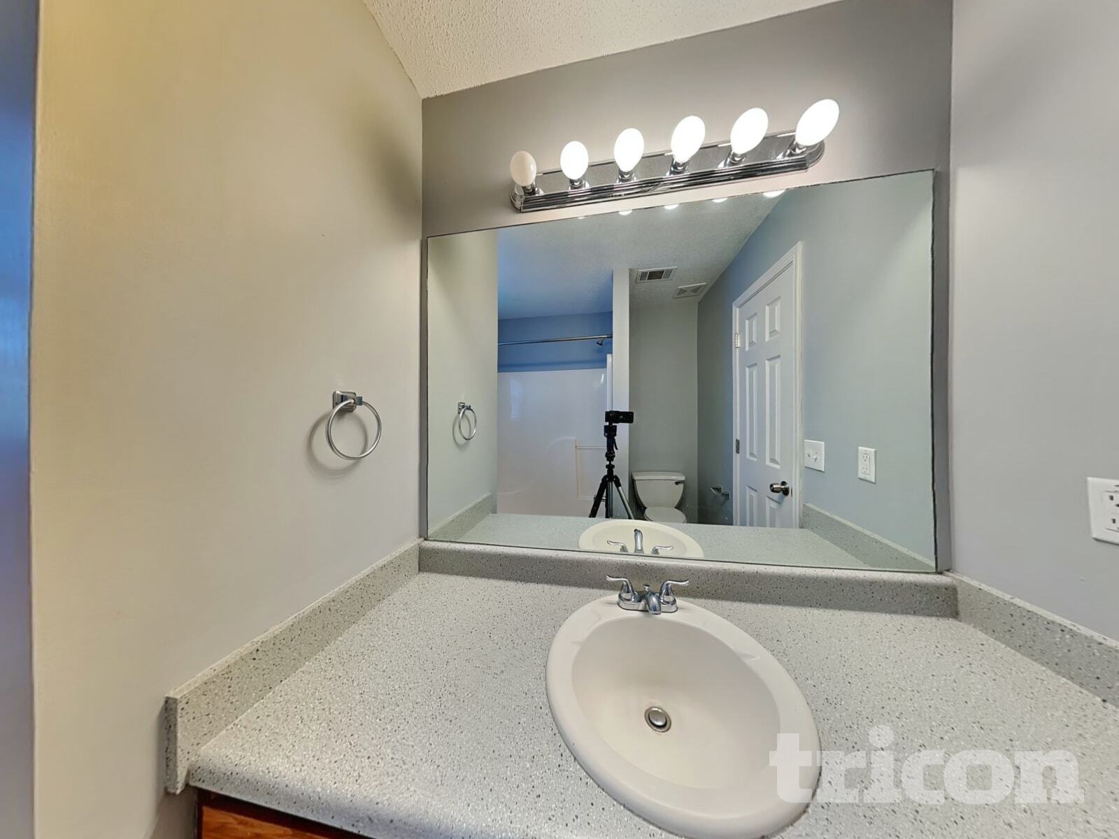 Building Photo - 85 Brandon Dr