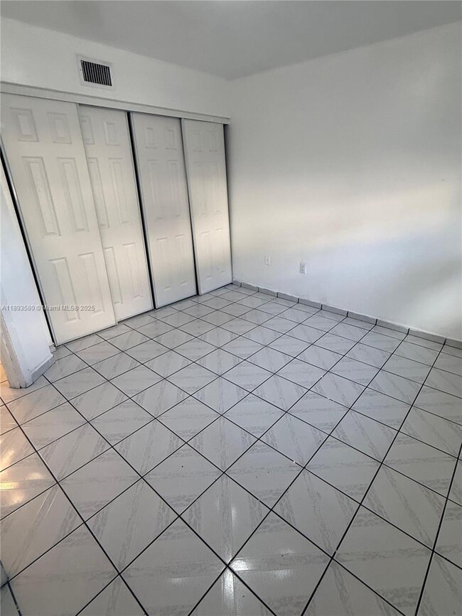 Building Photo - 5530 W 26th Ct