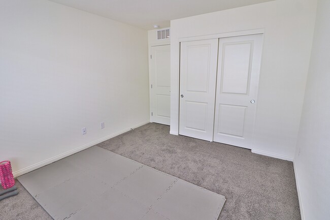 Bedroom 2 - 7231 Alabaster Peak St