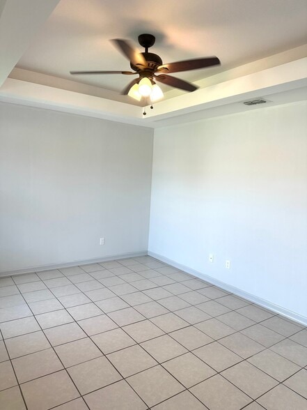 Building Photo - 328 Clemente Ave
