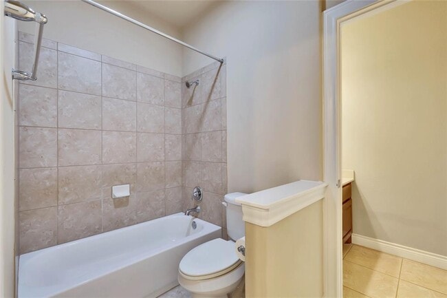 Building Photo - 15012 Iveans Way
