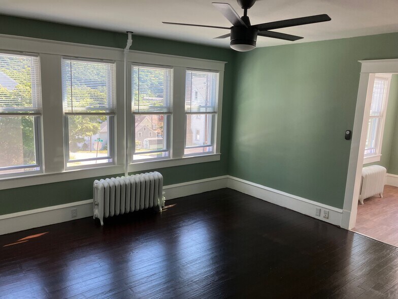 Building Photo - 1302 Hillside Ave