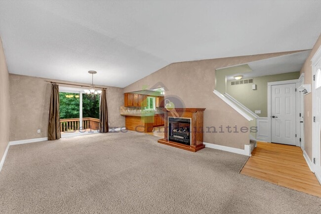 Building Photo - Beautiful Spacious 4 Bedroom Kentwood Home