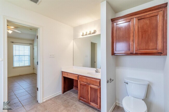Building Photo - 358 Sugarberry Ave