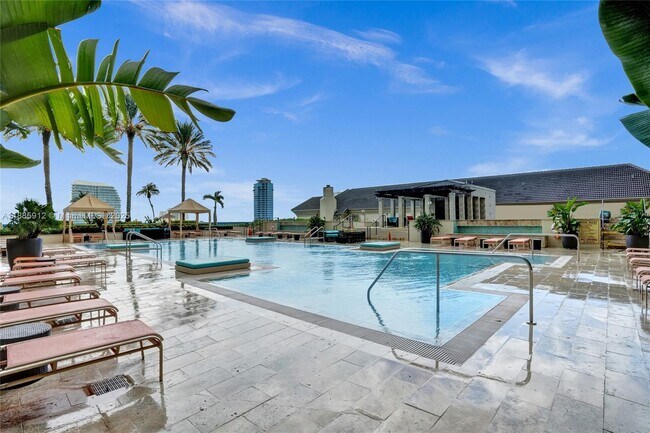 Building Photo - 550 Okeechobee Blvd