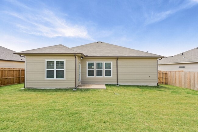 Building Photo - 8110 Bridgepointe Dr