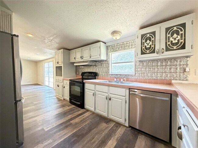 Building Photo - 372 Co Rd 4450