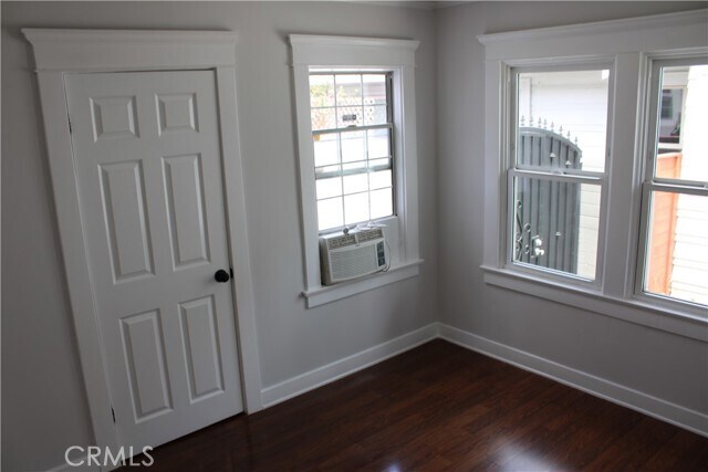 Building Photo - 1655 W 39th St