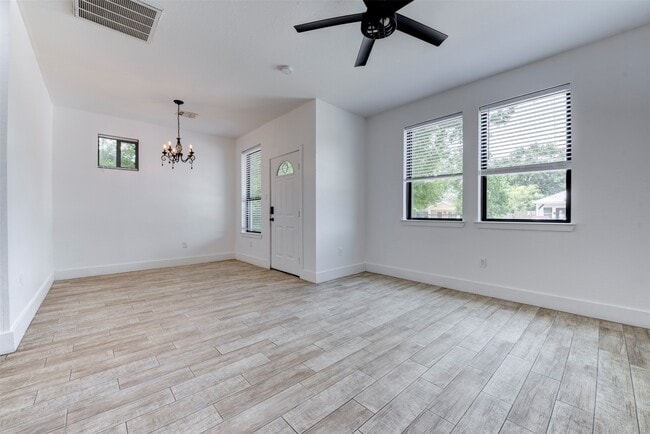 Building Photo - 5121 Southwind St