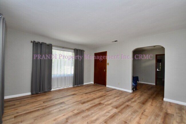 Building Photo - 45 Ignacio Ln