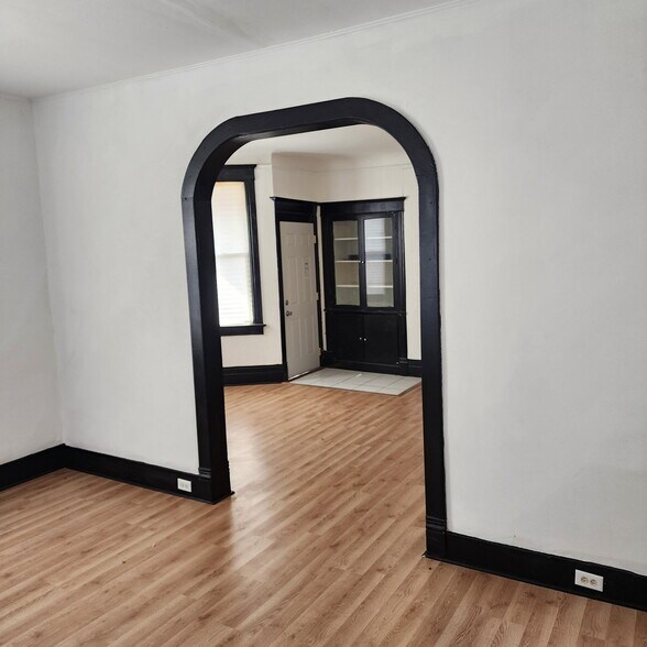 Building Photo - 1528 Thorn St