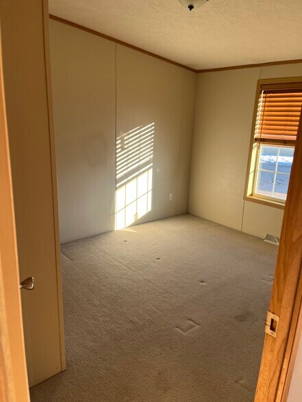 Building Photo - 802 Larch St
